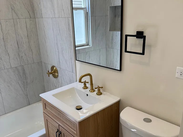 3060 N Elbridge Ave #1 — Photo 1