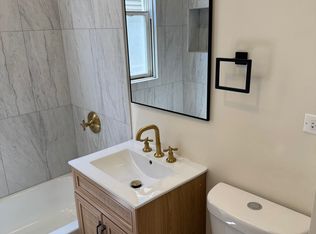 3060 N Elbridge Ave #1, Chicago, IL 60618