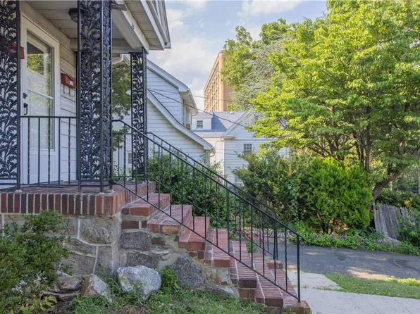 23 Hilltop Avenue, New Rochelle, NY 10801