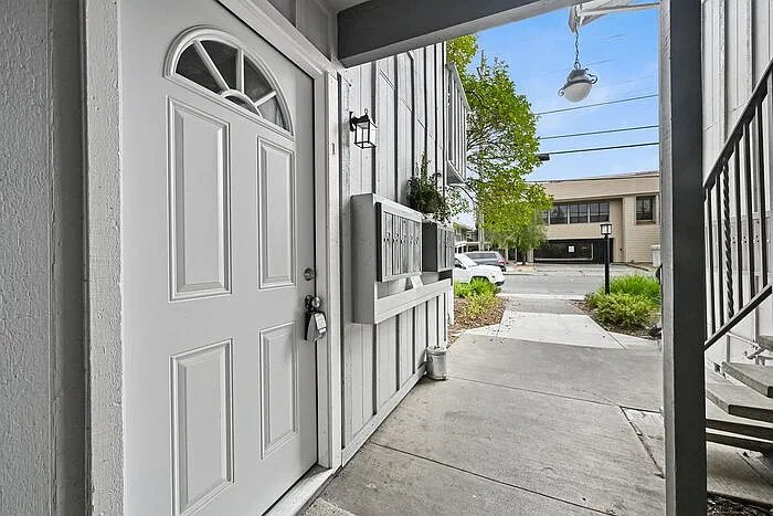 1 bed, 1.0 bath, $1,745 — Photo 3