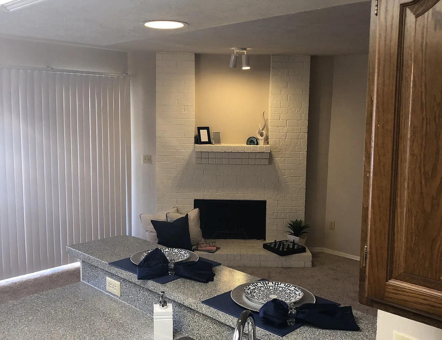 Country Club Condos — Photo 2