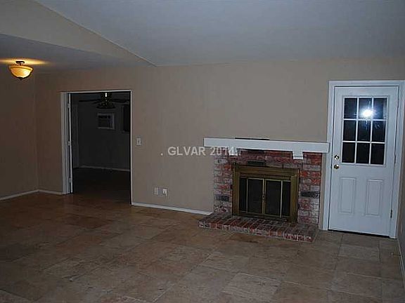 3rd image of 6821 Neepawa Cir