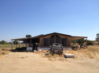 1671 N McCall Ave, Sanger, CA 93657