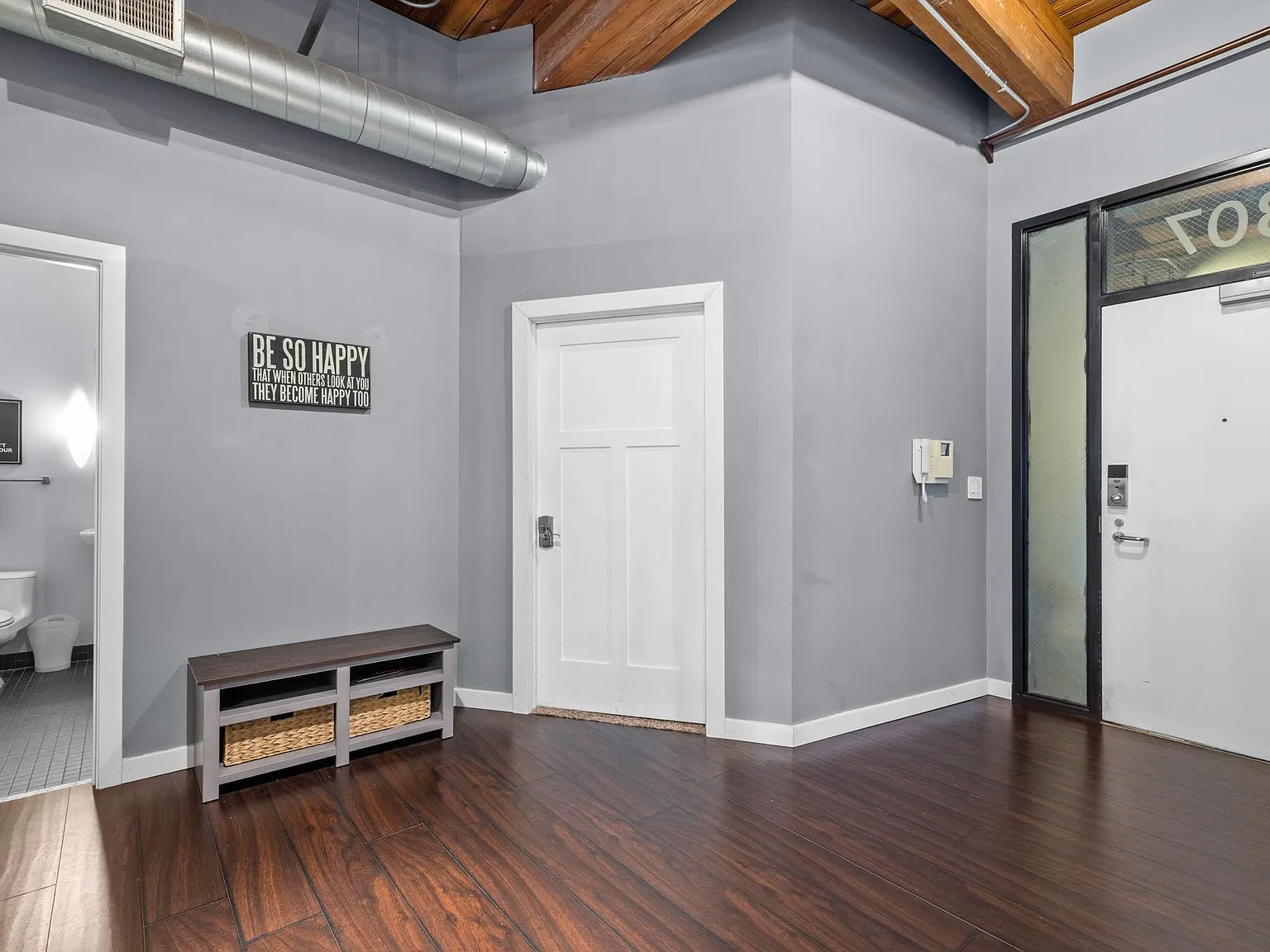 2 bed, 2516 sqft, $2,700 — Photo 4