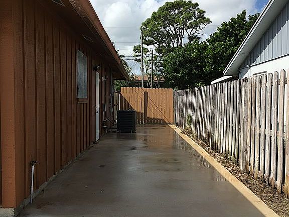 3rd image of 1225 NW 8th St