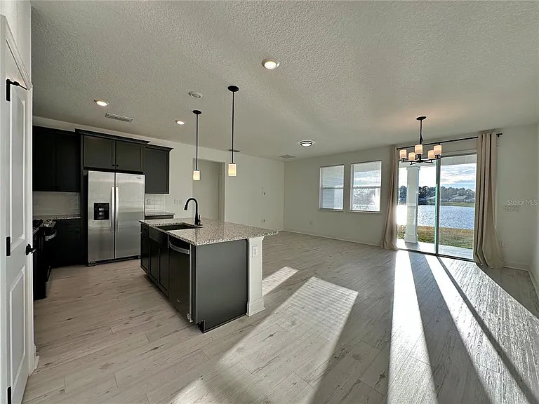 43 Waverly Ln — Photo 4