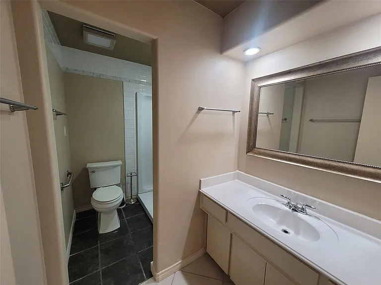 305 Shoreview Dr — Photo 6