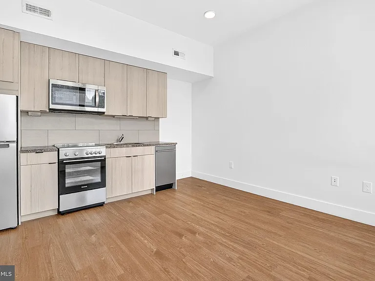 1731 Kalorama Rd NW #203 — Photo 12