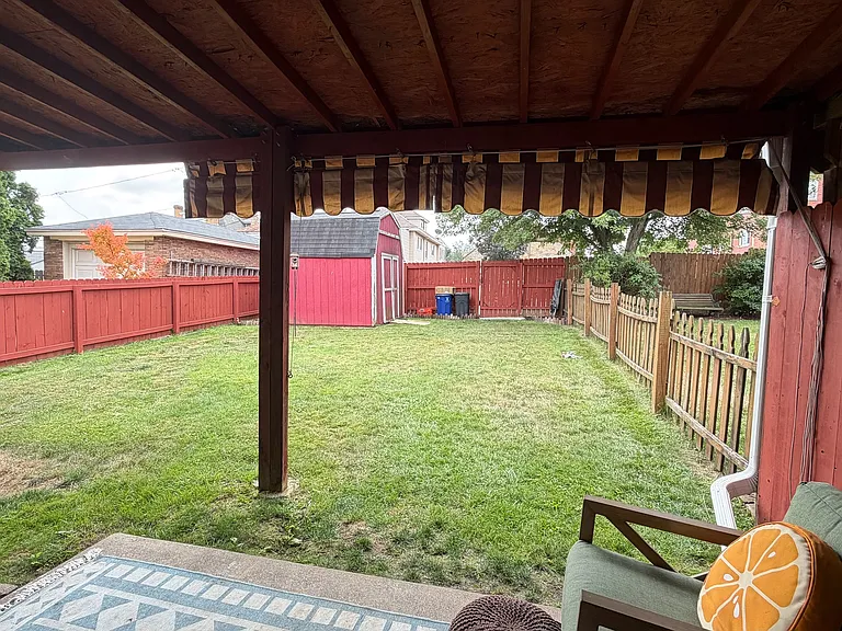 526 Bellaire Ave — Photo 26
