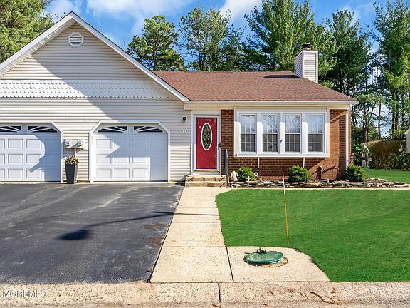 4th image of 9 Quincy Drive #B