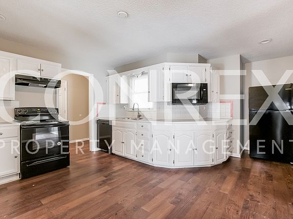 4th image of 11811 E 60th Ter