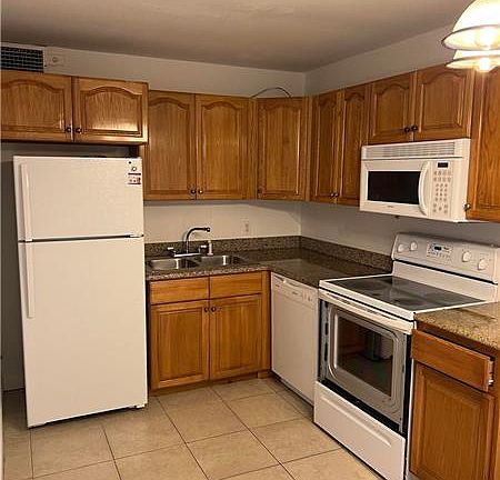 2nd image of 561 NE 21st Ave #3