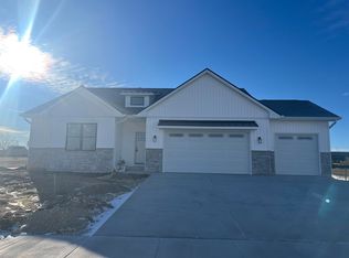 6883 Audree Ln, Loves Park, IL 61111