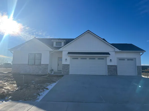 6883 Audree Ln, Loves Park, IL 61111