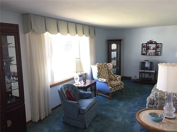 3rd image of 298 Rogers Ave