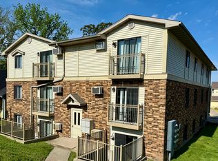 637 S Dodge St #2S, Iowa City, IA 52240