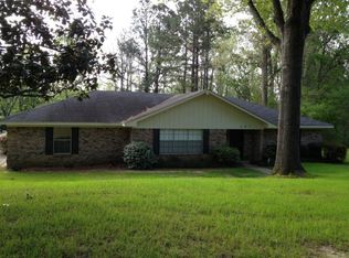 301 Longwood Dr, Vicksburg, MS 39180