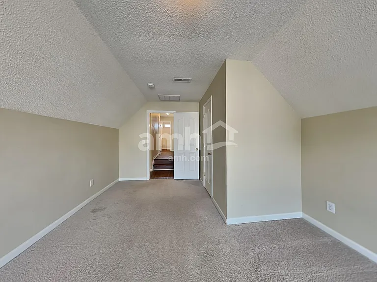 720 Waterbrook Ln — Photo 9