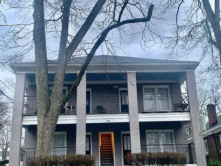 328 N Madison St — Photo 2