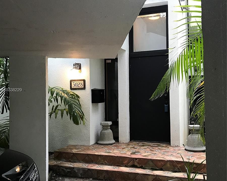 Intimate private entrance