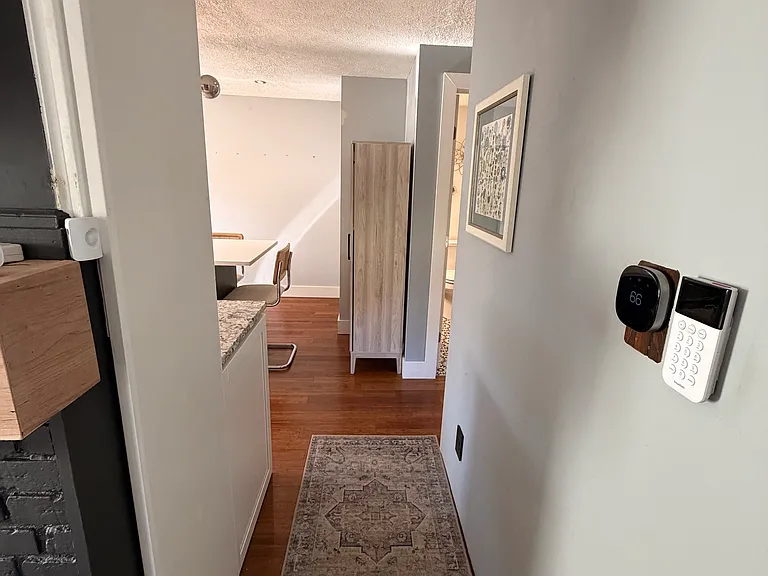 676 Elizabeth St — Photo 8