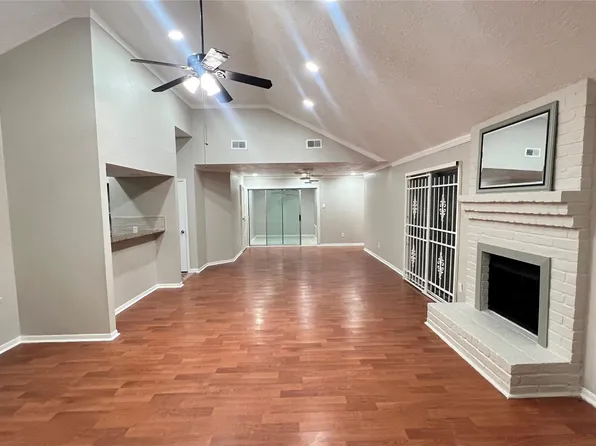 12318 Ashling Dr, Stafford, TX 77477