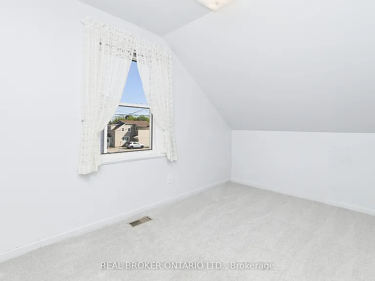 33 Victoria St — Photo 29