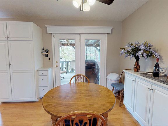 4th image of 132 Sylvan Dr
