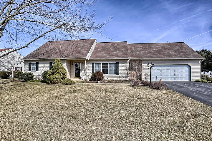 45 Magnolia Dr photo 1