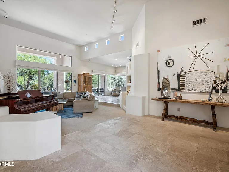 7466 E High Point Dr — Photo 4