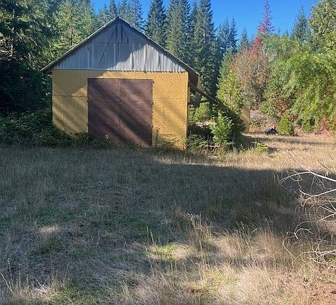 5th image of 1890 Upper Camas Rd