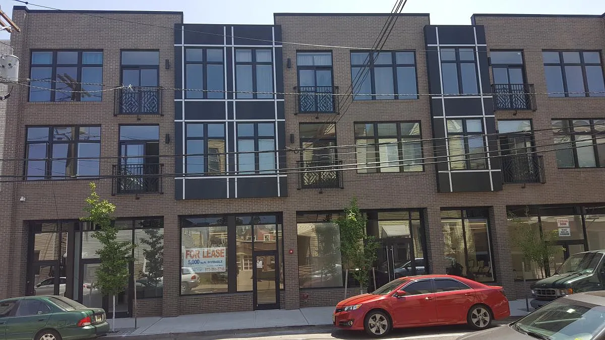 Building Photo - 124 Polk St #1F
