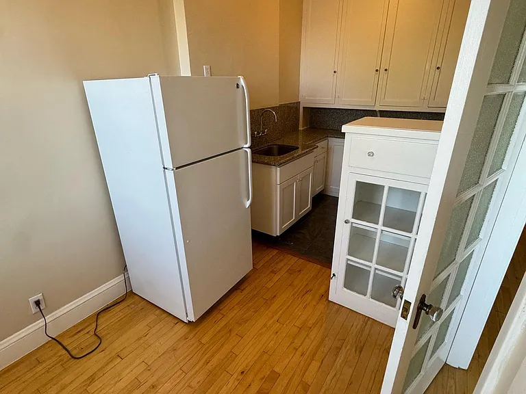 Picardo Arms Apartments — Photo 10
