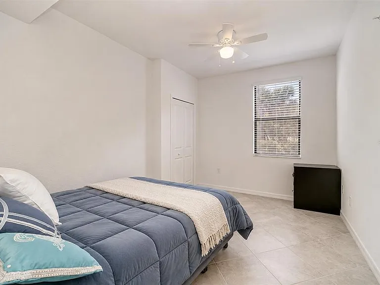 5687 N Honore Ave #411 — Photo 15