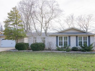 5 Forrester Dr, Manchester, MO, 63011