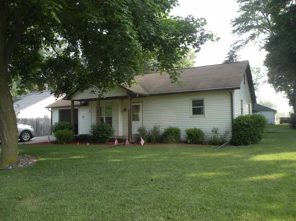 211 E Park St, Gaines, MI 48436