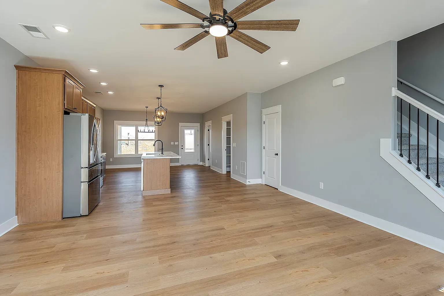 2 bed, 2.5 bath, 1688 sqft, $1,950 — Photo 3