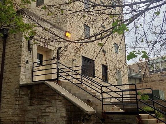 2nd image of 847 Martin St APT 102