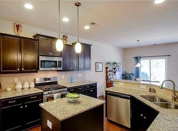 Large Kitchen Note: Furniture and belongings are NOT included.