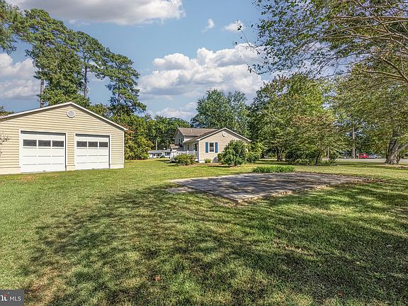 3rd image of 1247 S Glebe Rd