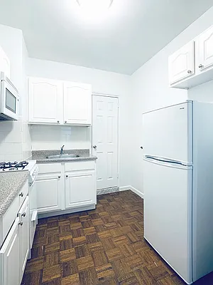 Rented by City Connections Realty | media 12