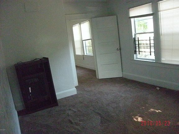 5th image of 221 Short St #2