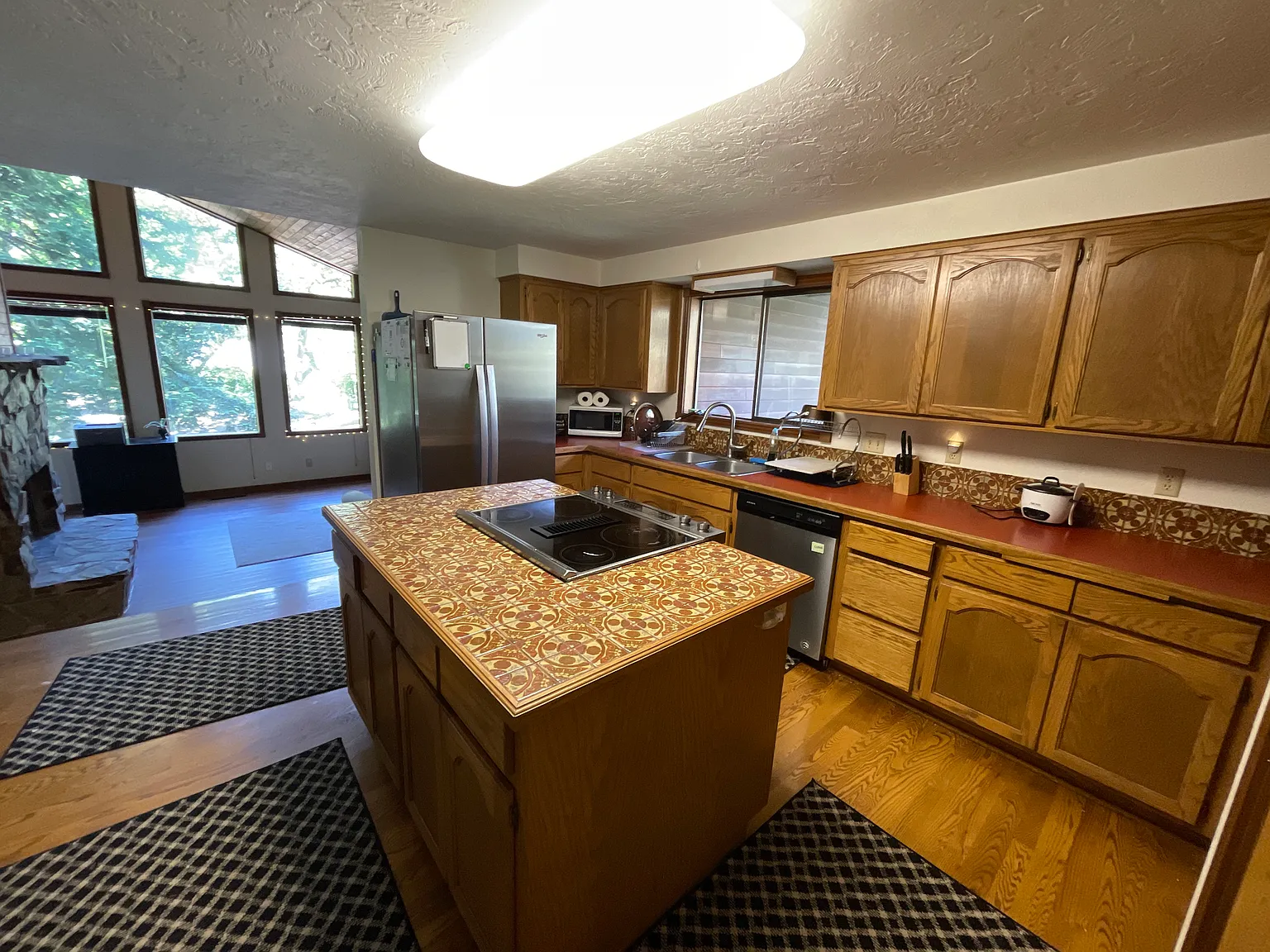 6 bed, 2.5 bath, 2292 sqft, $765 — Photo 3