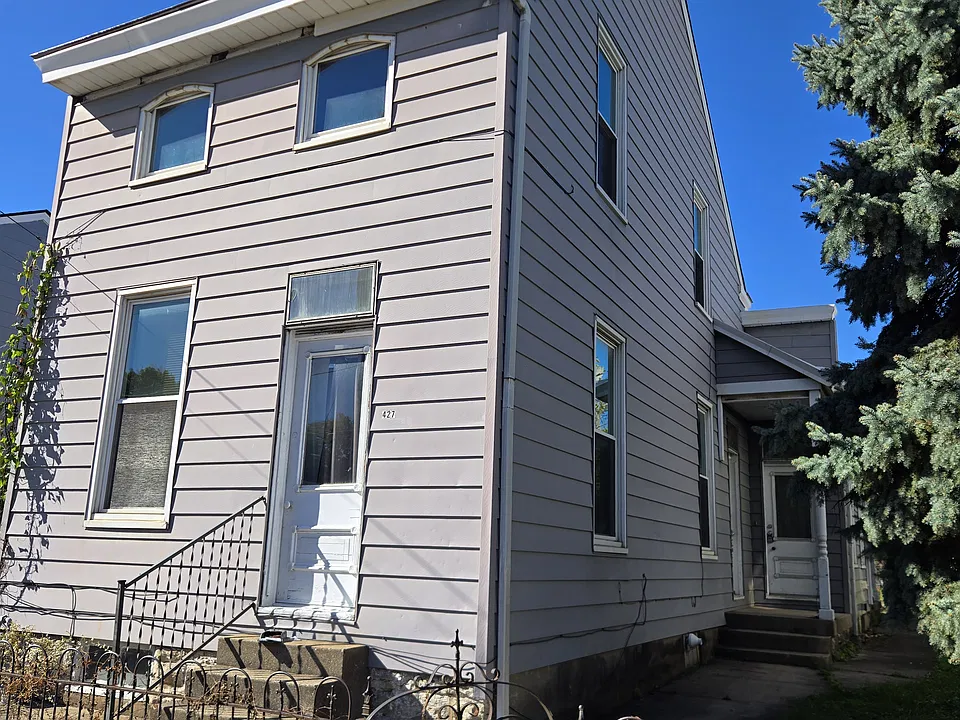 427 W 12th St