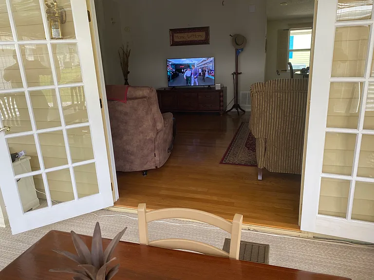 1411 W Schwartz Blvd — Photo 18