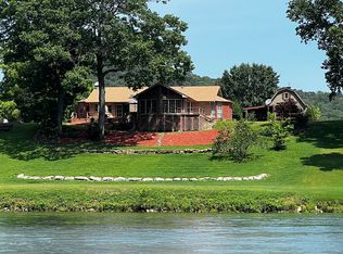 3416 Riverview Dr, Norfork, AR 72658