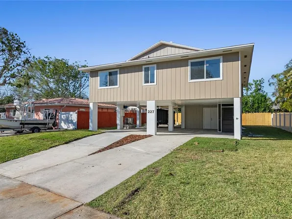 227 84th Ave NE, Saint Petersburg, FL 33702