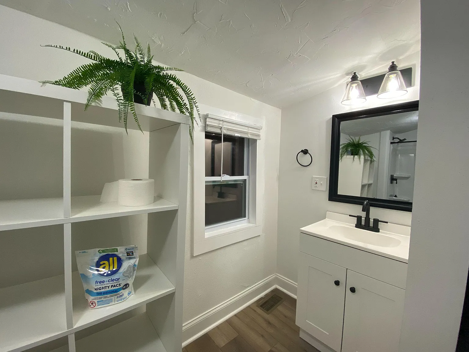 3 bed, 2.0 bath, 1068 sqft, $875 — Photo 3