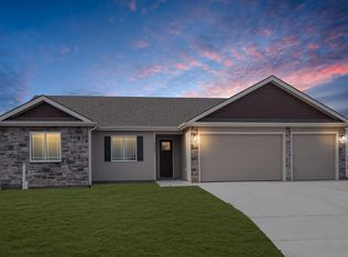 6320 Broadleaf Ter, Wamego, KS 66547