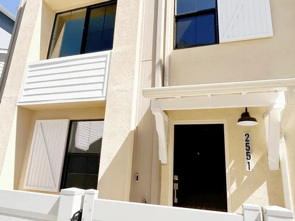 2551 Chamomile Ln, Carlsbad, CA 92008